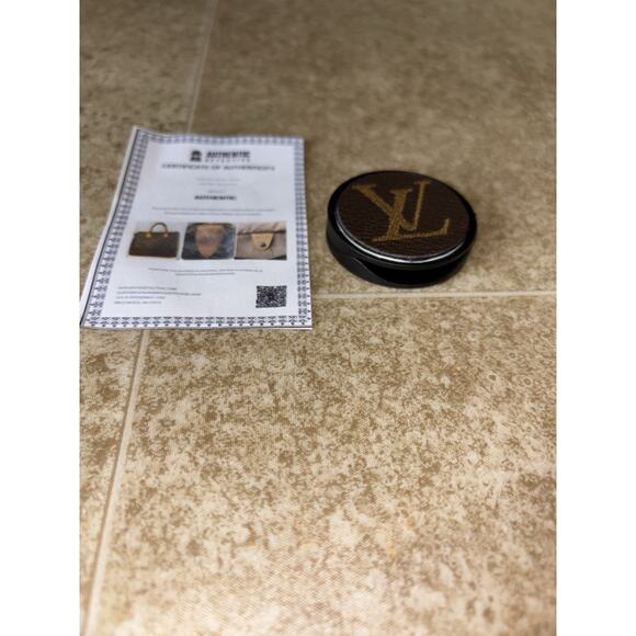 Upcycled Hand Crafted Designer Phone Grip W/ Certificate Of Authenticity - Picture 4 of 6